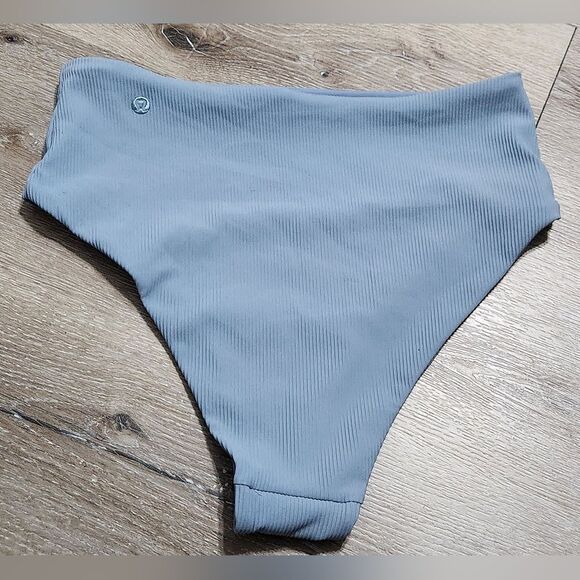 Lululemon Beach Boss Low Rise Skimpy Bottom Size 10 - Picture 4 of 7
